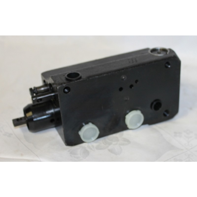 Zetor Hydraulics distributor (uři) for 3rd cylinder 49188140 49188100 Parts » Agrapoint 