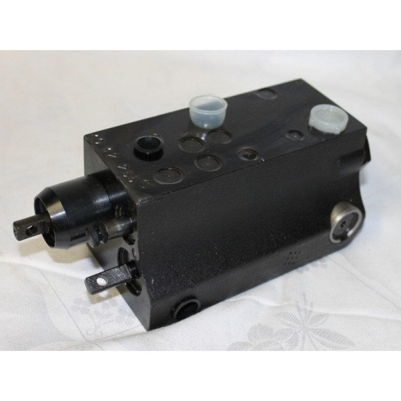 Zetor Hydraulics distributor (uři) for 3rd cylinder 49188140 49188100 Parts » Agrapoint 